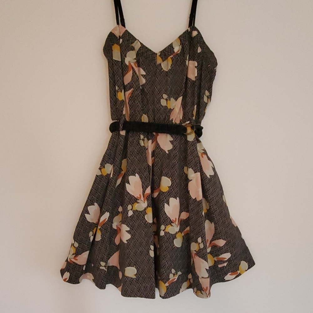 UO Kimchi Blue Nora Floral Belted Linen Dress - Picture 3 of 5